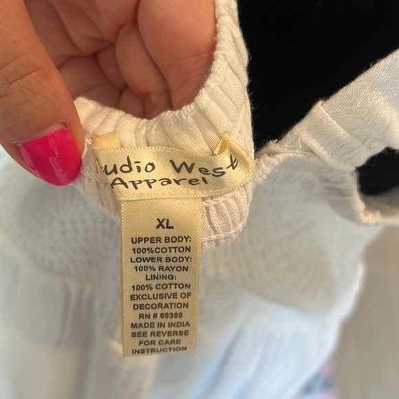 Studio West white maxi dress - Picture 5 of 5